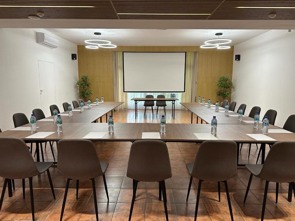Centrum Konferencyjno-Apartamentowe Mrowka วอร์ซอ ภายนอก รูปภาพ