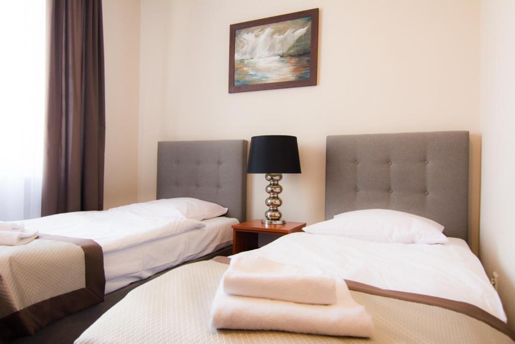 Centrum Konferencyjno-Apartamentowe Mrowka วอร์ซอ ภายนอก รูปภาพ