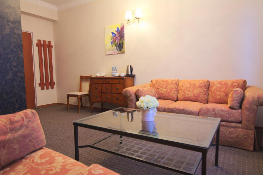 Centrum Konferencyjno-Apartamentowe Mrowka วอร์ซอ ภายนอก รูปภาพ