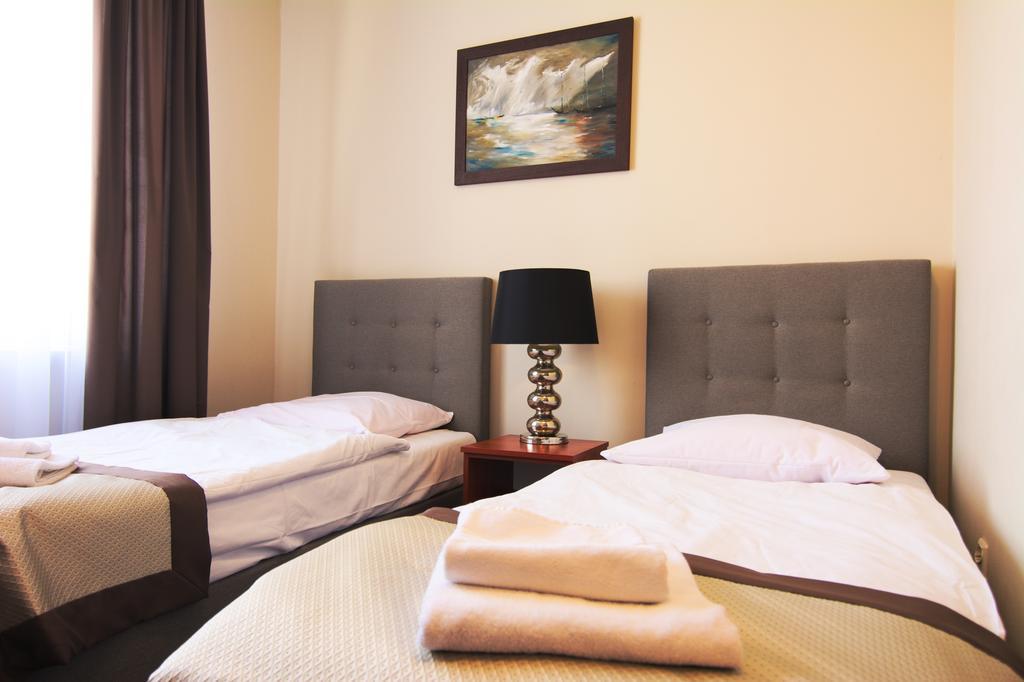 Centrum Konferencyjno-Apartamentowe Mrowka วอร์ซอ ภายนอก รูปภาพ