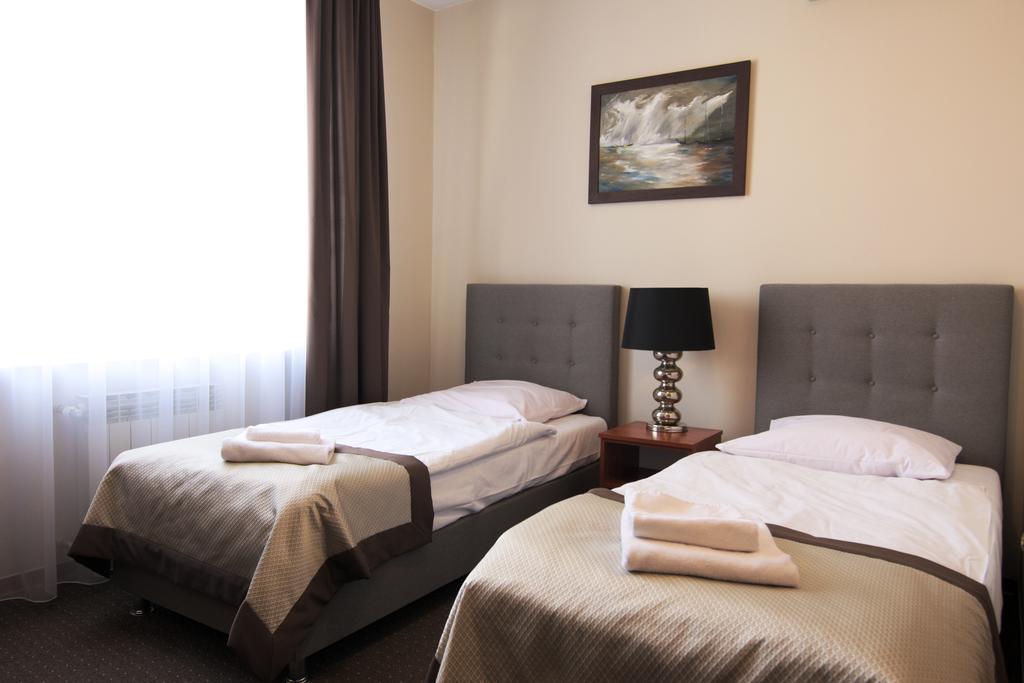 Centrum Konferencyjno-Apartamentowe Mrowka วอร์ซอ ภายนอก รูปภาพ