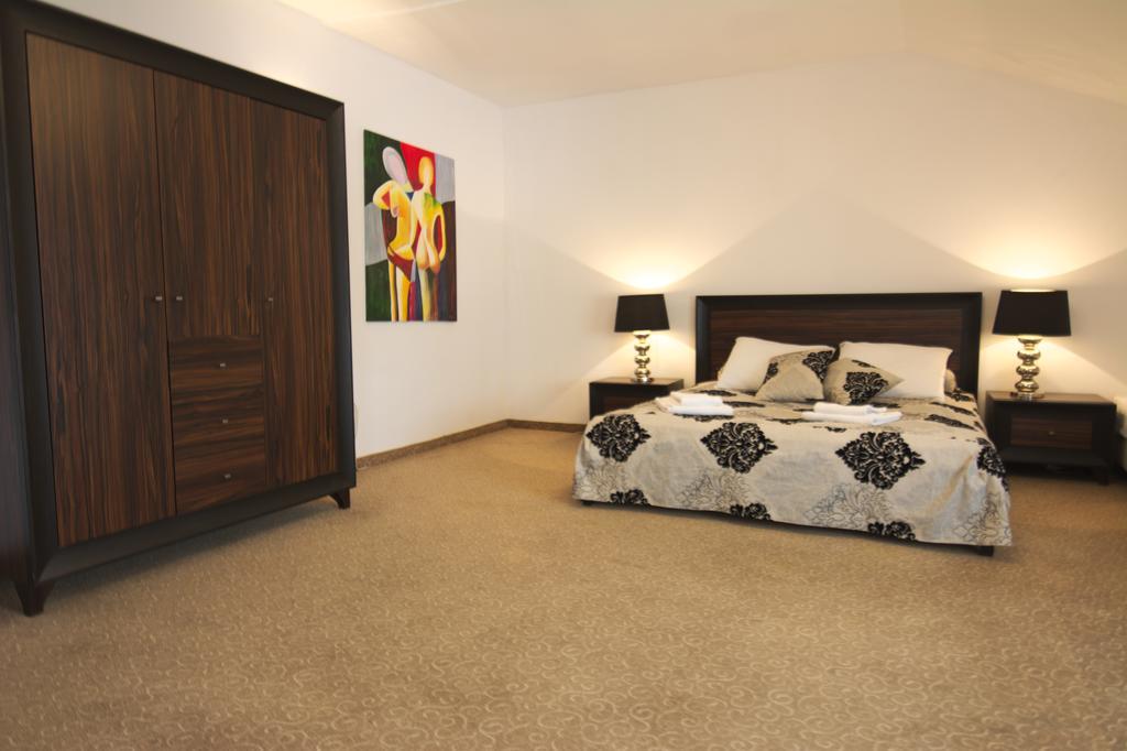 Centrum Konferencyjno-Apartamentowe Mrowka วอร์ซอ ภายนอก รูปภาพ