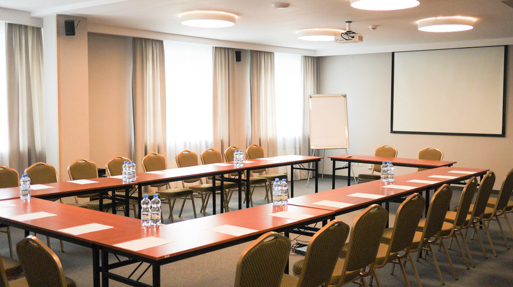 Centrum Konferencyjno-Apartamentowe Mrowka วอร์ซอ ภายนอก รูปภาพ