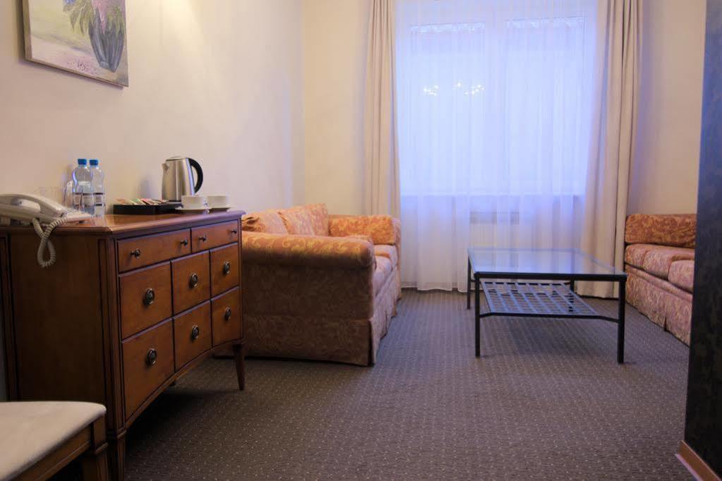 Centrum Konferencyjno-Apartamentowe Mrowka วอร์ซอ ภายนอก รูปภาพ