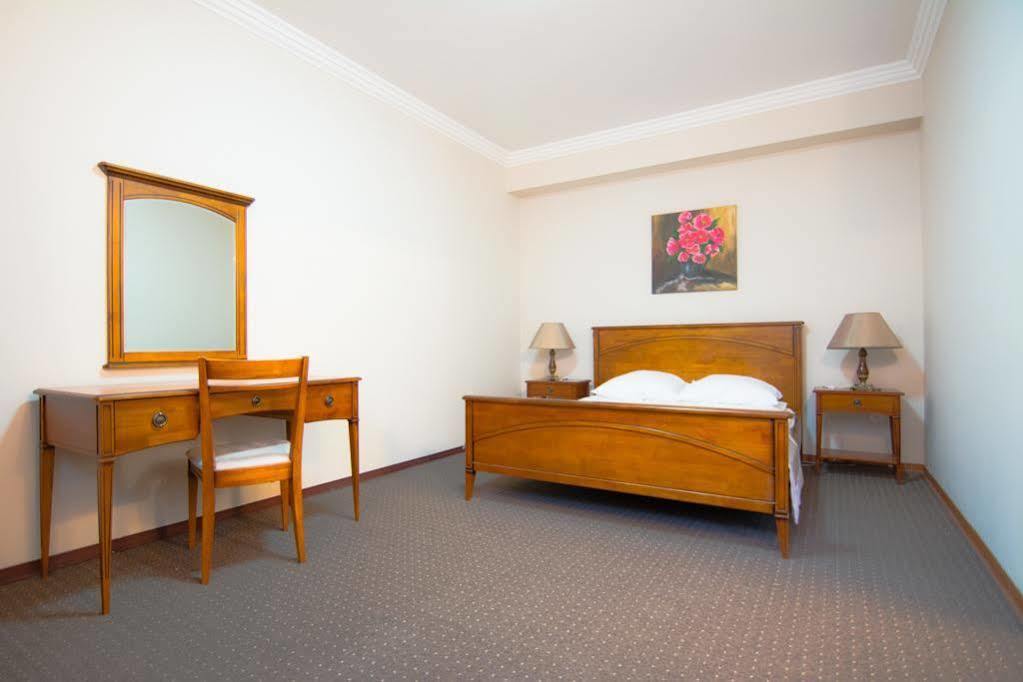 Centrum Konferencyjno-Apartamentowe Mrowka วอร์ซอ ภายนอก รูปภาพ